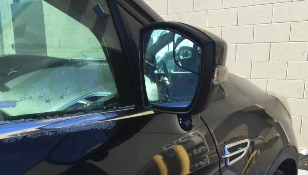 Kamera na vonkajšom spätnom zrkadle