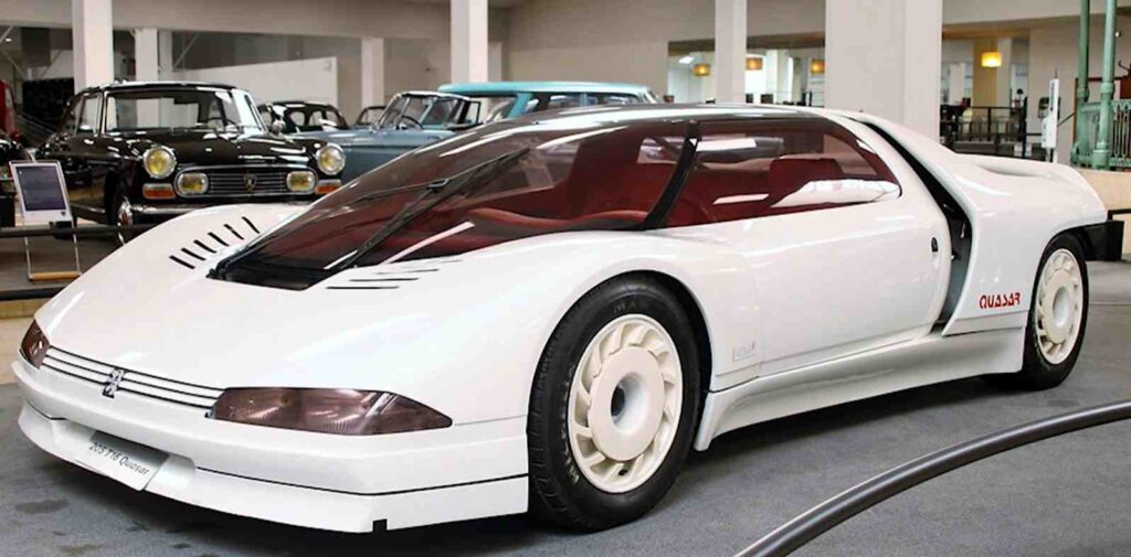 Biely Peugeot Quasar