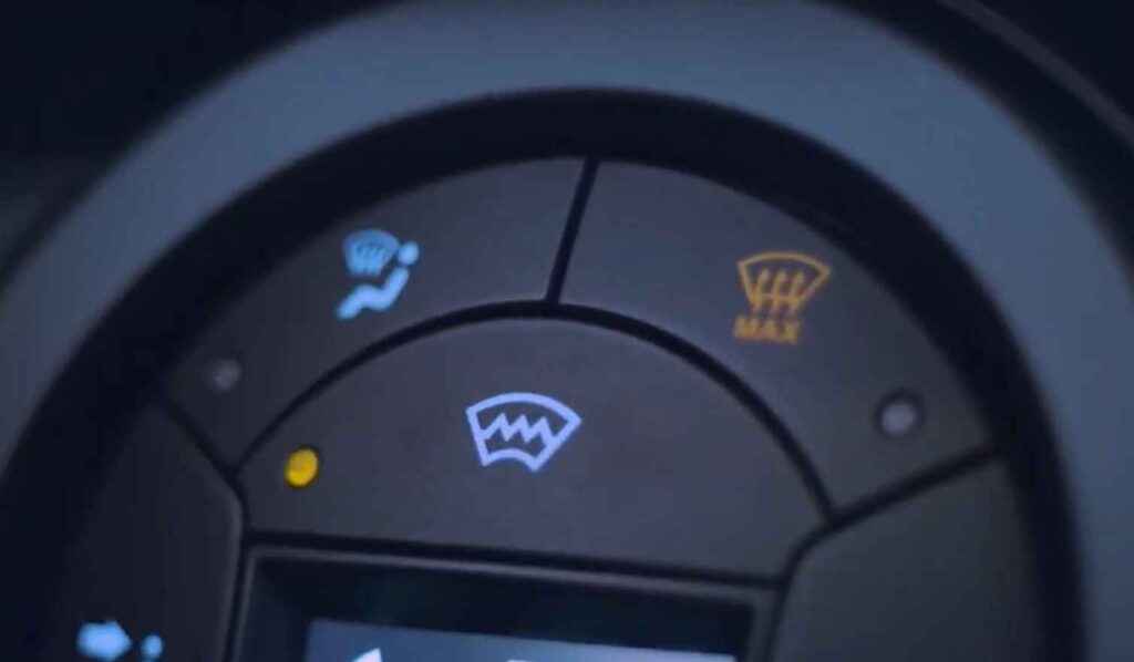 Podhrievanie funkcia na odmrazovanie predných okien