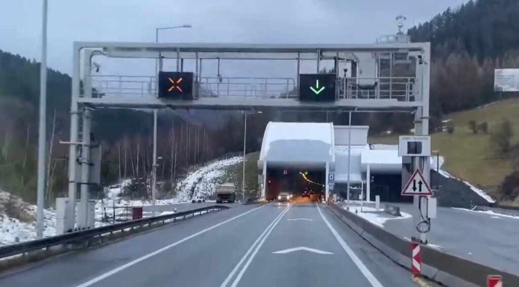 Tunel Branisko vchod od Prešova