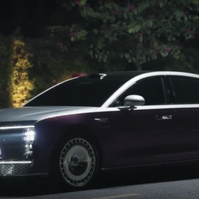 S dĺžkou 5,5 metra a výkonom až 1006 koní predstavuje Maextro S800 novú definíciu luxusu