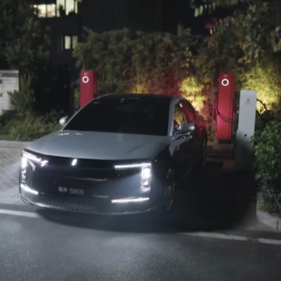 Maextro S800 kombinuje eleganciu tradičných luxusných limuzín s futuristickými prvkami moderného dizajnu