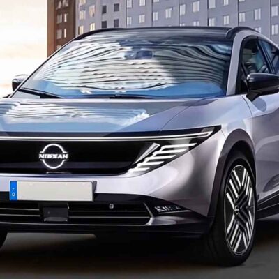 Strieborný Nissan Leaf spredu