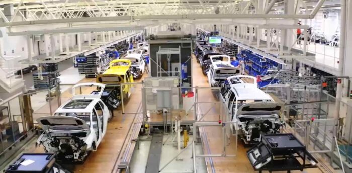 Koniec spaľovacích motorov v malých autách: Volkswagen potvrdil definitívny koniec výroby obľúbeného modelu