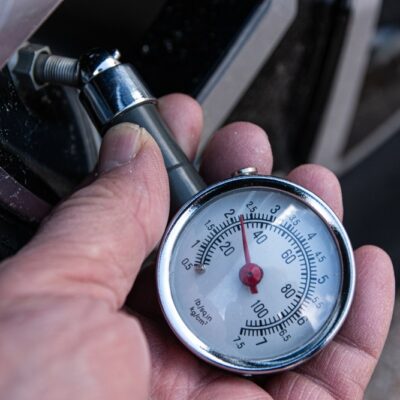 meranie tlaku v pneumatikách