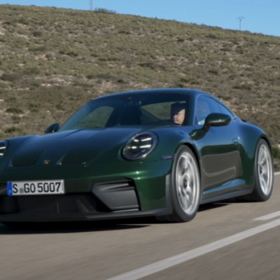 Porsche 911 GT3 s manuálnou prevodovkou predstavuje dokonalé spojenie moderných technológií a klasického radenia.