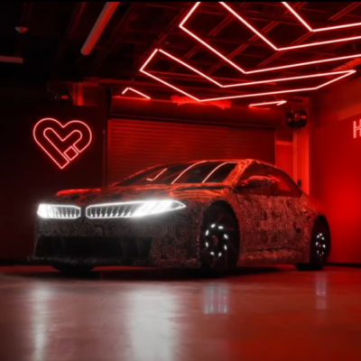 Futuristický dizajn BMW Vision Driving Experience predznamenáva novú éru elektrických vozidiel značky. Každá línia karosérie bola navrhnutá s ohľadom na maximálnu aerodynamickú efektivitu