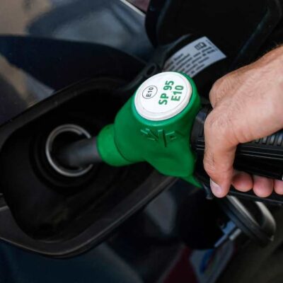 Benzín E10 tankovanie