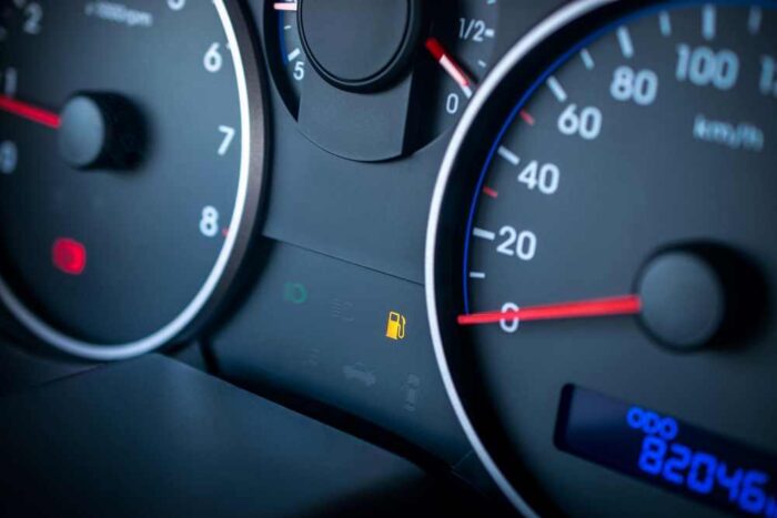 Jazdíte s prázdnou nádržou? Pozrite sa, koľko paliva musíte mať v aute, aby ste nezničili motor