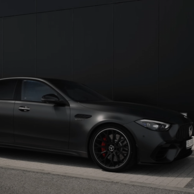 Súčasný Mercedes-AMG C63 so štvorvalcovým motorom čoskoro ustúpi novej verzii s vysoko-technologickým osemvalcom