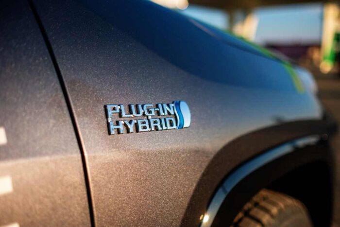 Volkswagen čelí hromadnej žalobe? Hybridy môžu v premávke spotrebovať násobne viac než v reklame