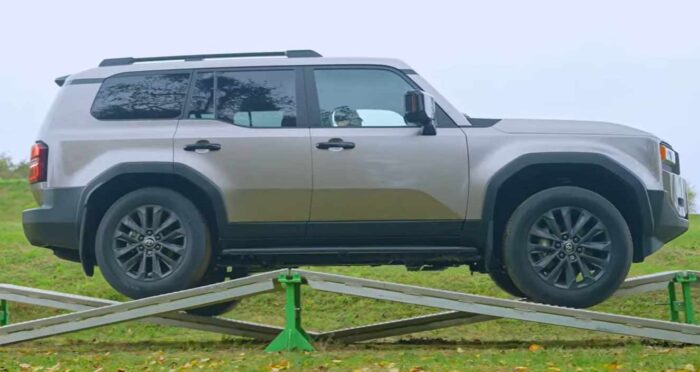 Nová Toyota Land Cruiser 250 dorazila na európsky trh: Rámová konštrukcia a odpojiteľný stabilizátor do terénu