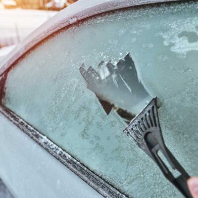 Zamrznuté okná auta