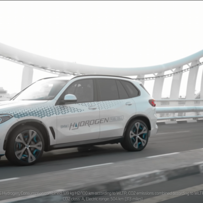 Prototyp vodíkového BMW počas náročných testov - budúcnosť mobility sa rodí na európskych cestách.