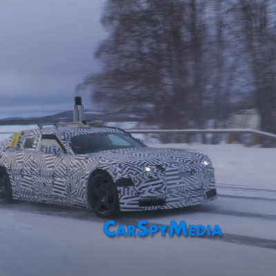 Nový Jaguar Type 00 s nezvyčajne dlhou kapotou pripomína auto Cruelly de Vil z filmu 101 dalmatíncov. Napriek futuristickému vzhľadu ide o plne funkčný elektromobil, ktorý má konkurovať luxusným značkám.