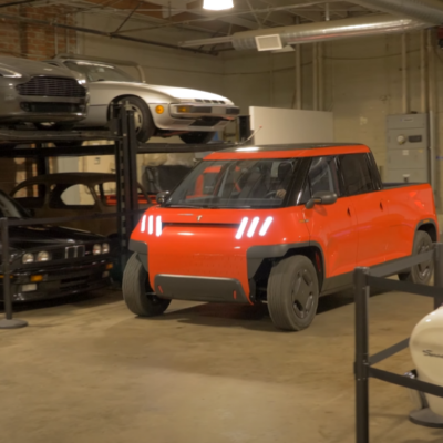 Telo MT1 prekvapuje svojimi kompaktnými rozmermi - má veľkosť Mini Coopera, no ponúka plnohodnotnú nákladnú plochu a priestor pre päť dospelých osôb.