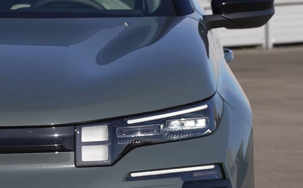 Citroen C5 Aircros predné svetlo