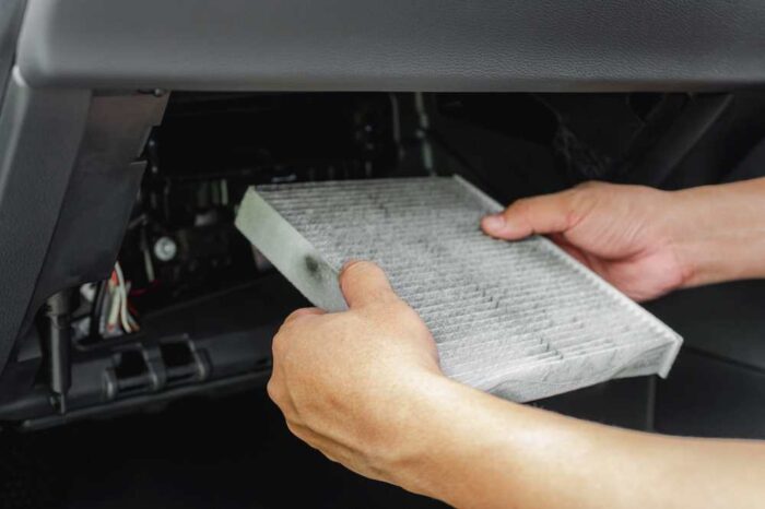 Klimatizácia ti po zime smrdí? Servis ti naúčtuje 50 eur za sprej, ktorý si kúpiš za 5!