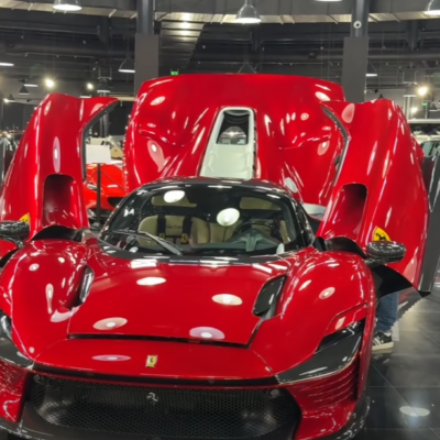 Ferrari Daytona SP3: Ikonický dizajn inšpirovaný pretekárskymi legendami.