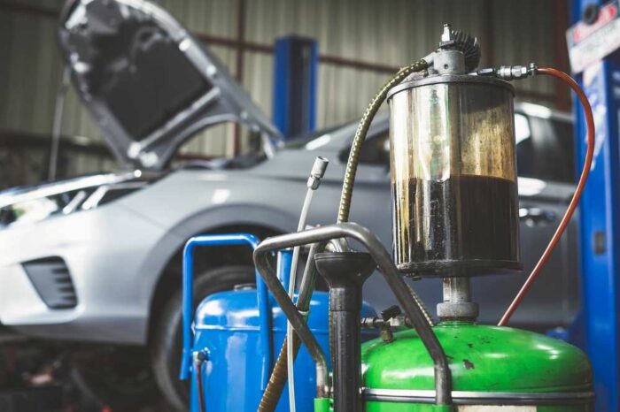 Čas na výmenu oleja: Ako to zorganizovať, aby ste ušetrili a motor vydržal dlhšie