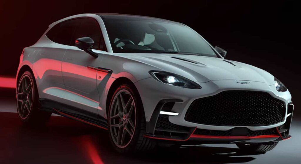 Aston Martin DBX zboku