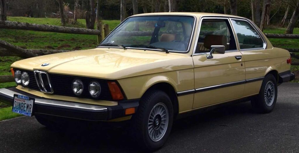 BMW model 320i