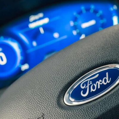 Ford znak na volante