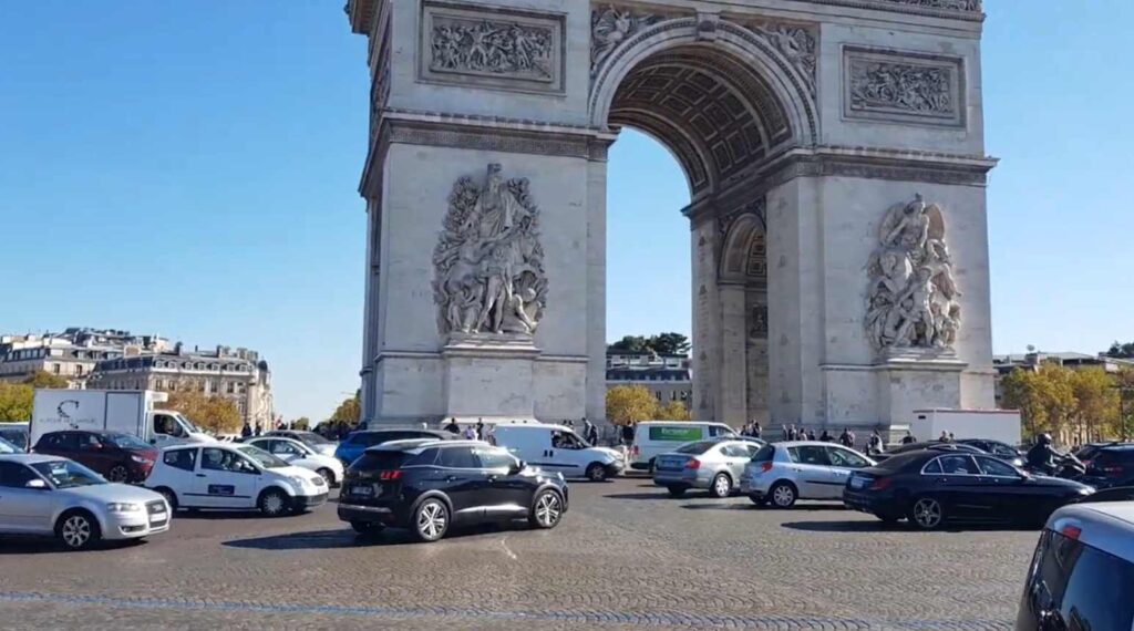 Kruhový objazd Paríž