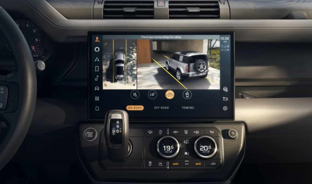 Land Rover Defender interiér
