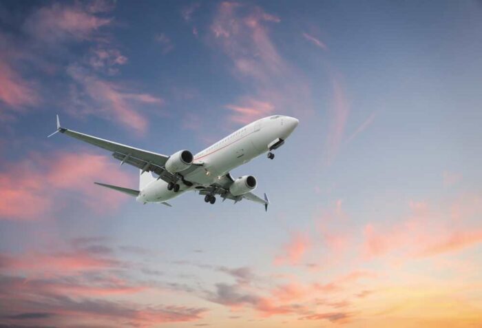 Prečo sú lietadlá biele? Nie je to náhoda – za farbou sa skrývajú milióny eur