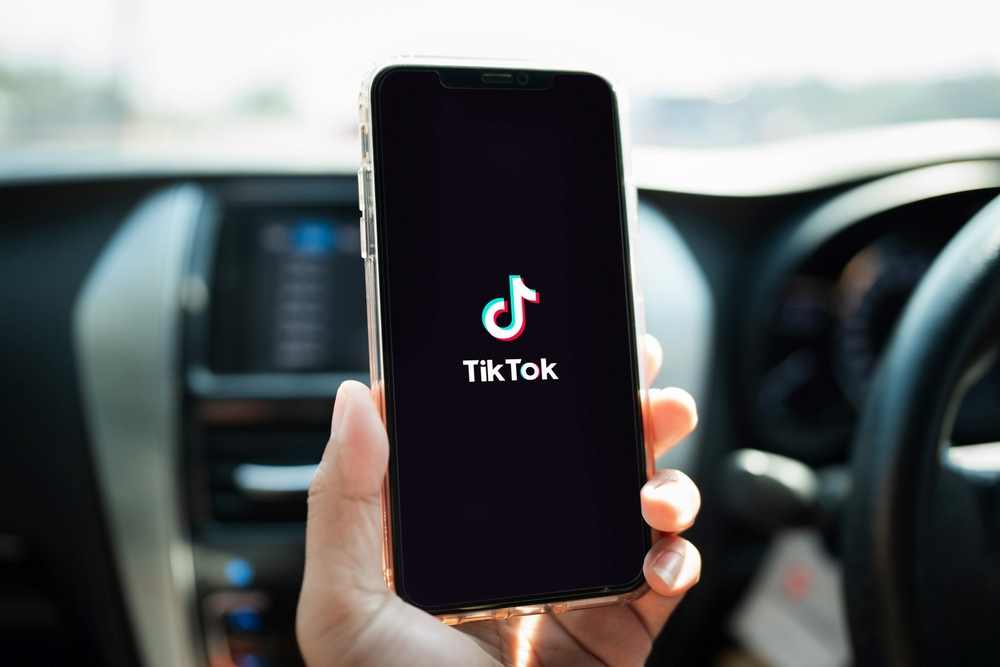 Mobil v aute Tik Tok