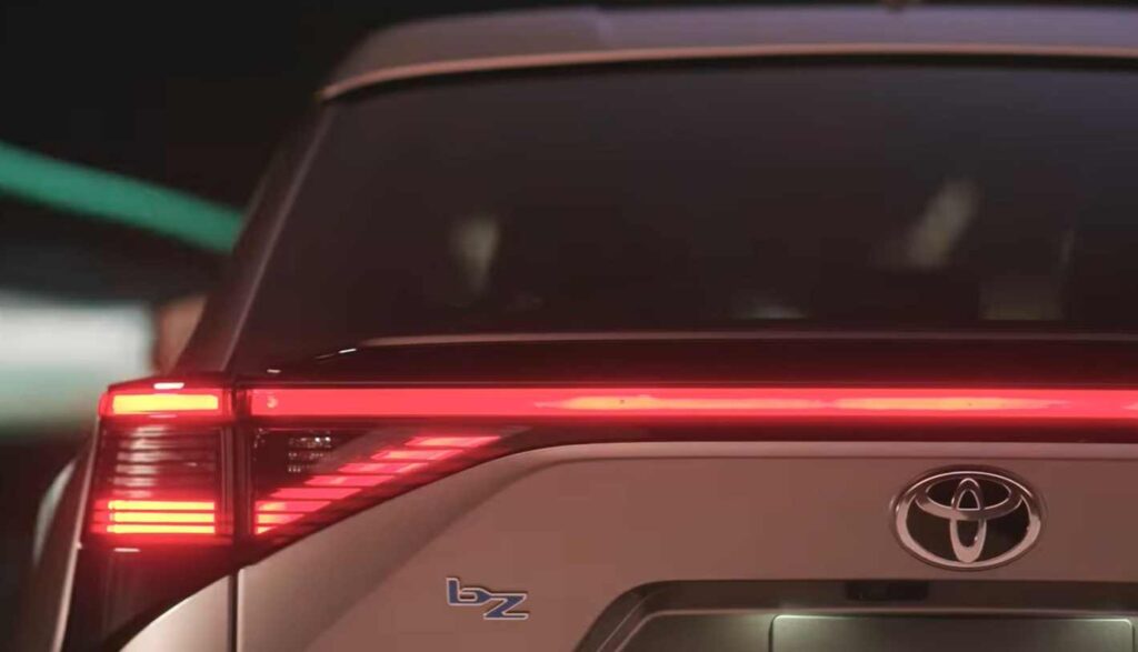 Toyota bZ zadné svetlo