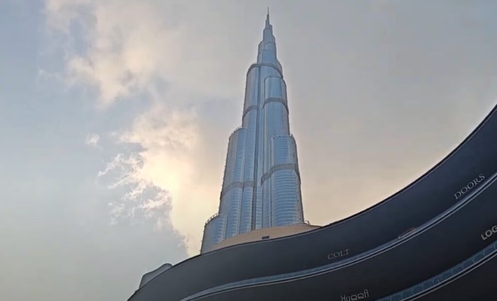 828m mrakodrap v Dubay