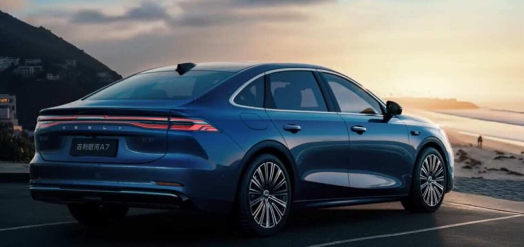 Geely Galaxy A7 PHEV zozadu