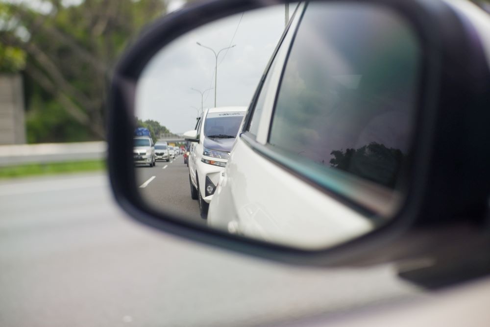Spätné zrkadlo a auto