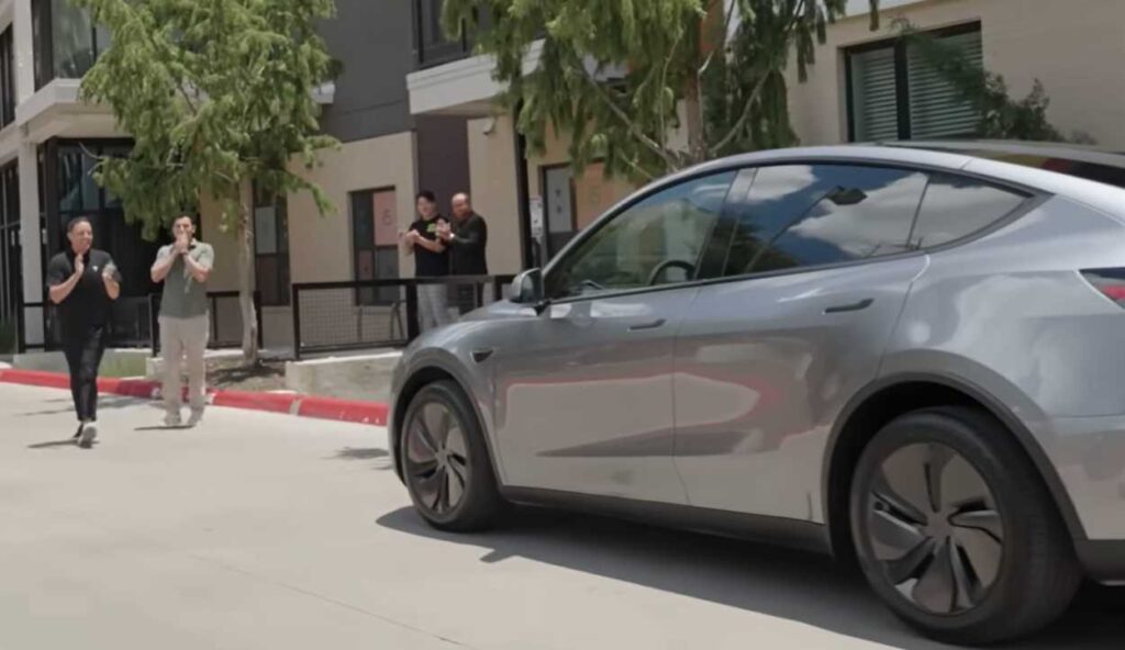 Autonomna Tesla