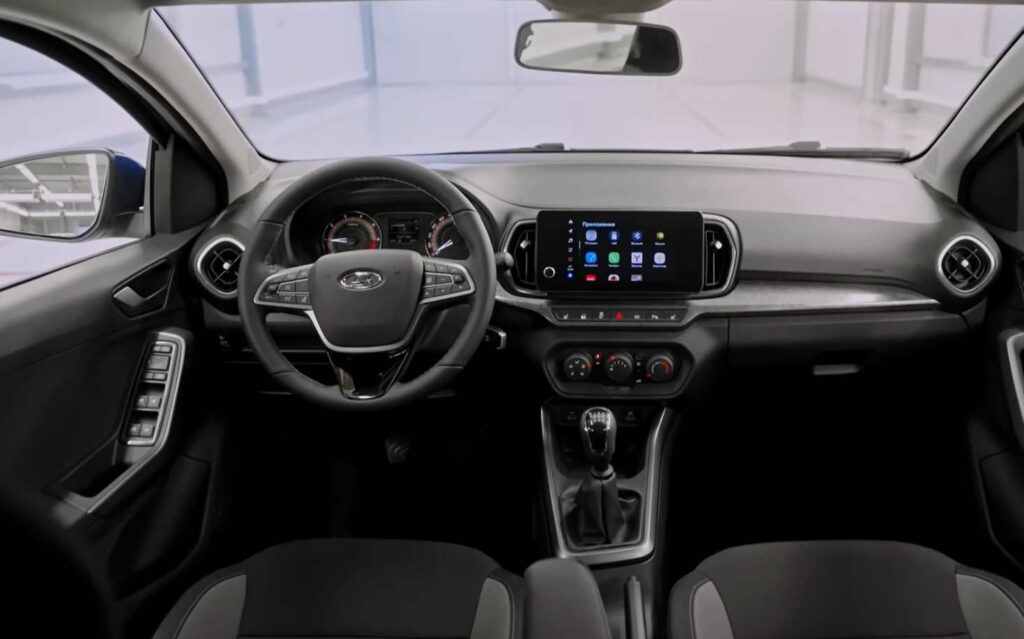 Lada Iskra interiér