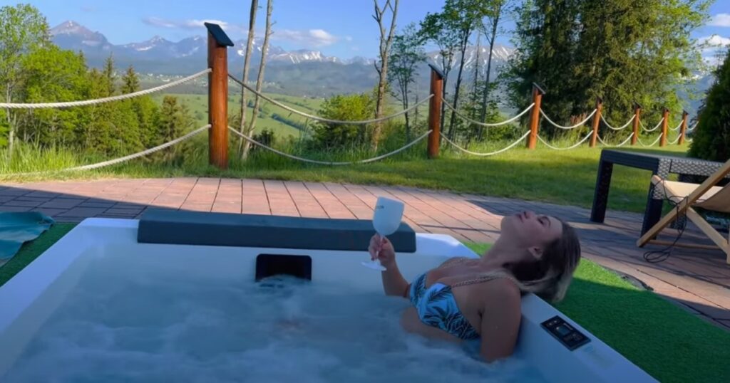 glamping Poronin vyrivka na terase s vyhladom na Tatry