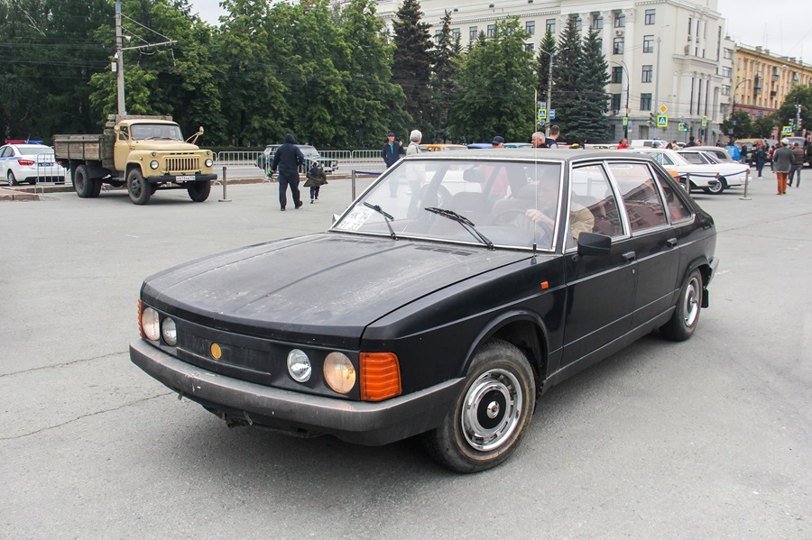 Tatra 613