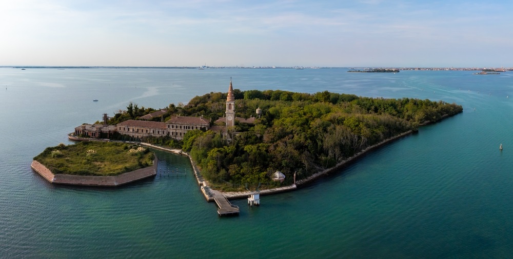 ostrov Poveglia pri Benátkach