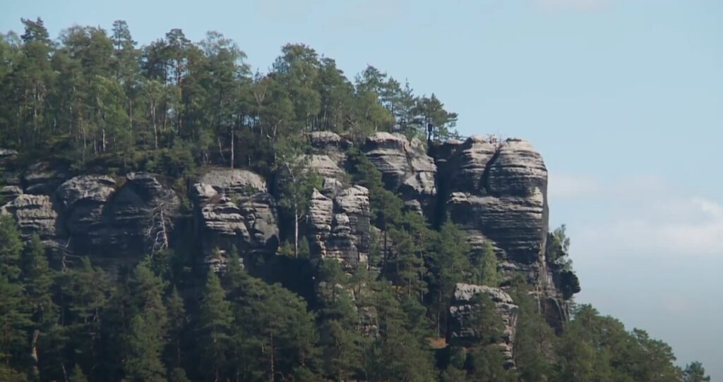 Šaunštejn, známy aj ako Lúpežnícky hrad výhľad