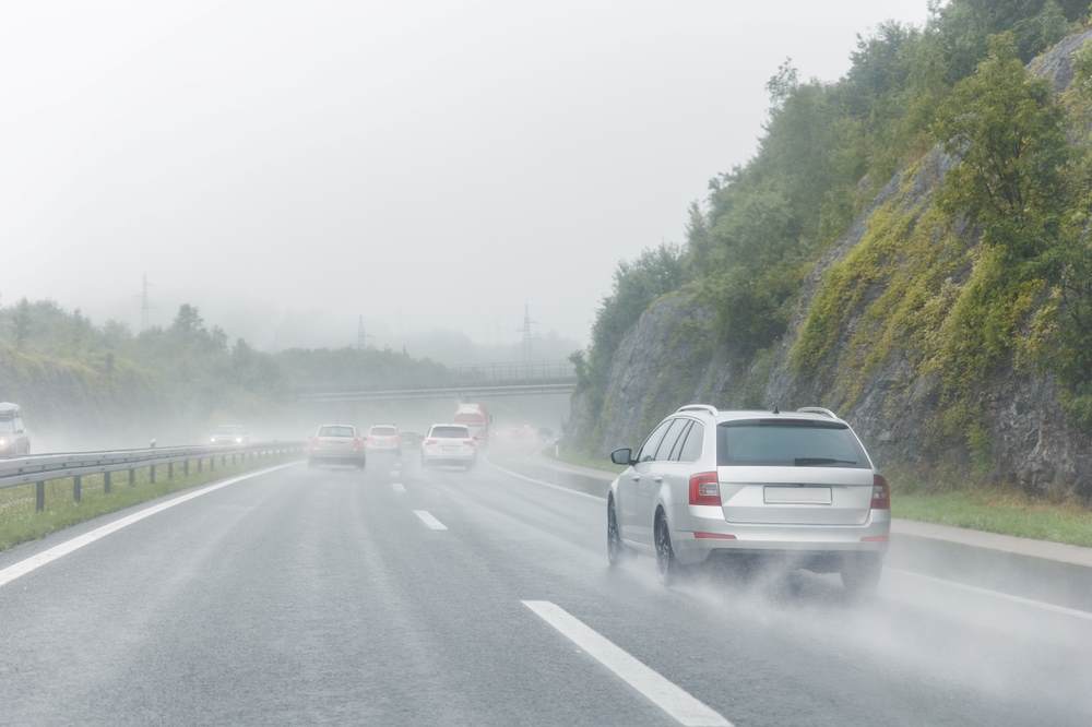 Dážď auto bez zadných svetiel
