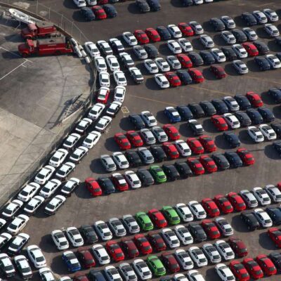Parkovisko nové autá