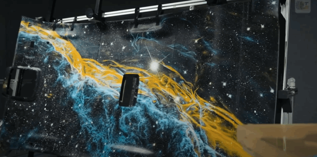 Rolls-Royce Cullinan z kolekcie Cosmos. Jeho lak Blu Notte pripomína hviezdnu oblohu.