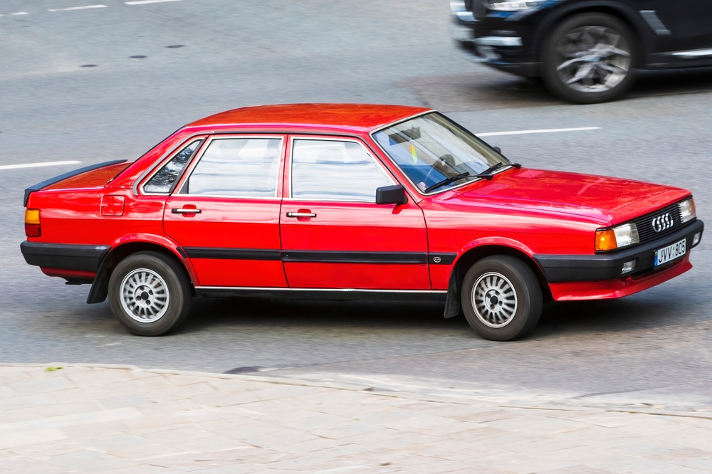 Legendárne Audi 80 preslávilo žiarové zinkovanie. Aj po rokoch sú tieto autá často v lepšom stave ako moderná konkurencia.