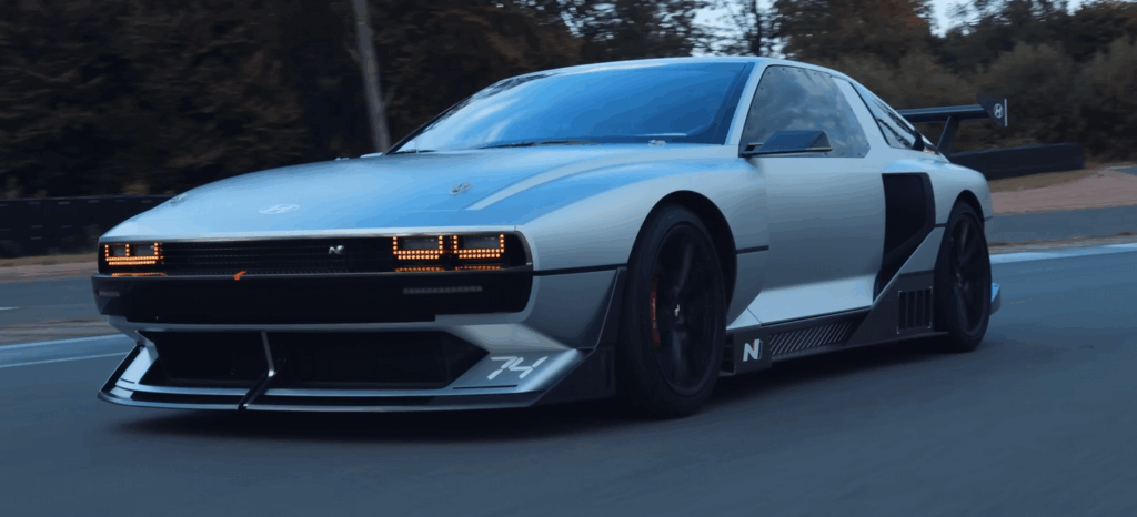 Koncept Hyundai N Vision 74 je predzvesťou nového superšportu. Jeho retro dizajn ohúril celý svet.
