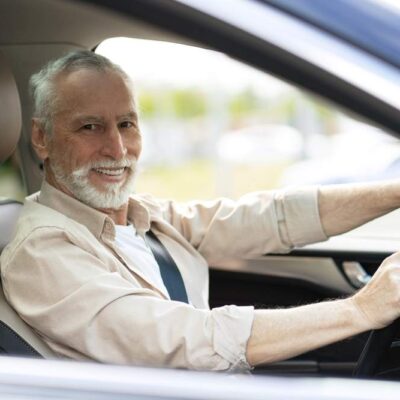 Senior za volantom