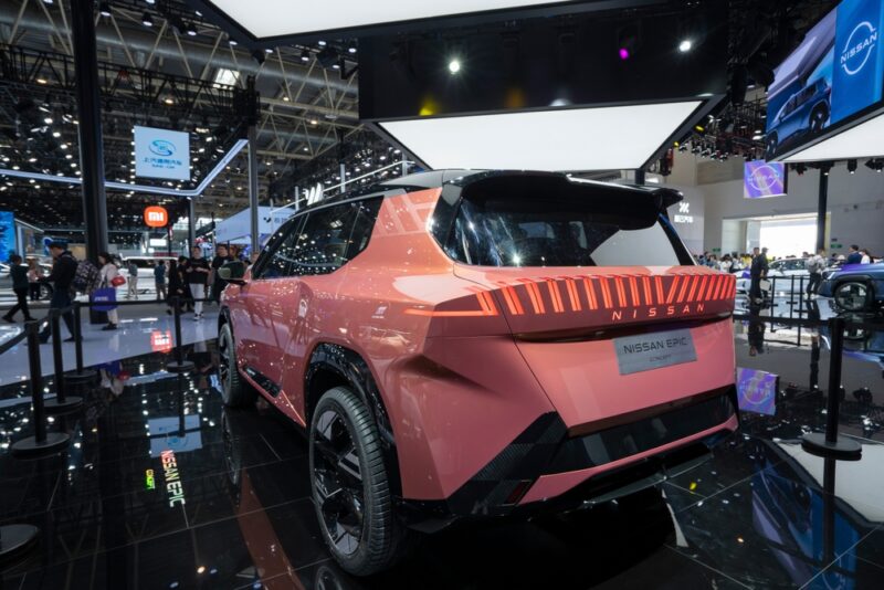 Konštruktéri navrhli plug-in hybridný Nissan Epic pre dobrodružstvo a jeho batériu možno využiť ako externý zdroj energie.