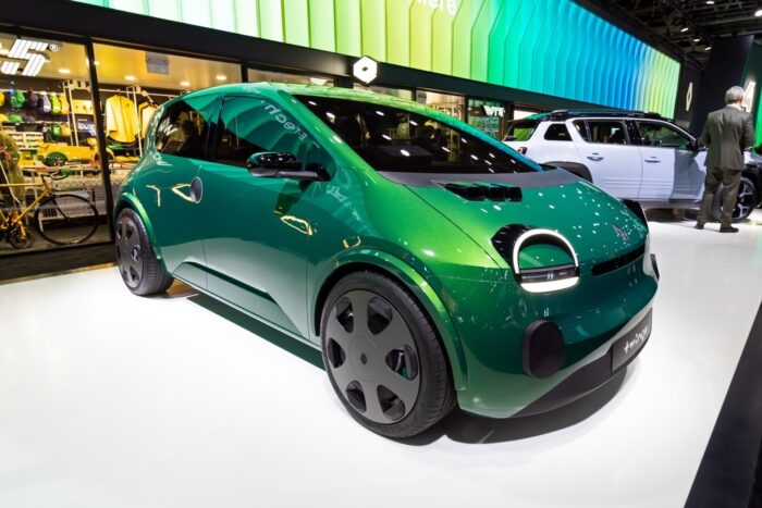 Renault Twingo má ceny a podliezol pol milióna: Retro elektromobil ide po krku čínskej konkurencii