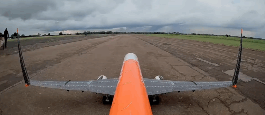 Revolučný koncept AlbatrossONE od Airbusu. Pohyblivé konce krídel sa inšpirovali albatrosom.